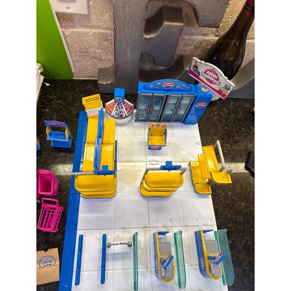 Mini Brands 5 Surprise Mini Mart READ DESCRIPTION - Picture 8 of 8